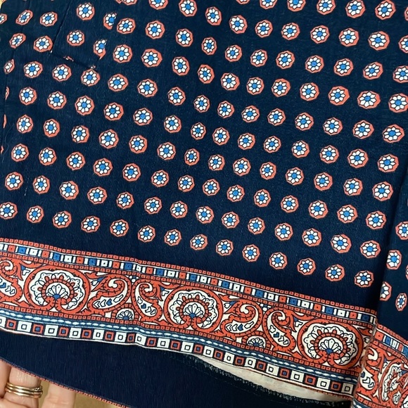 J. Crew size 6 Blue and Red Floral Print Chino City Fit 5” Inseam Shorts - Picture 3 of 10